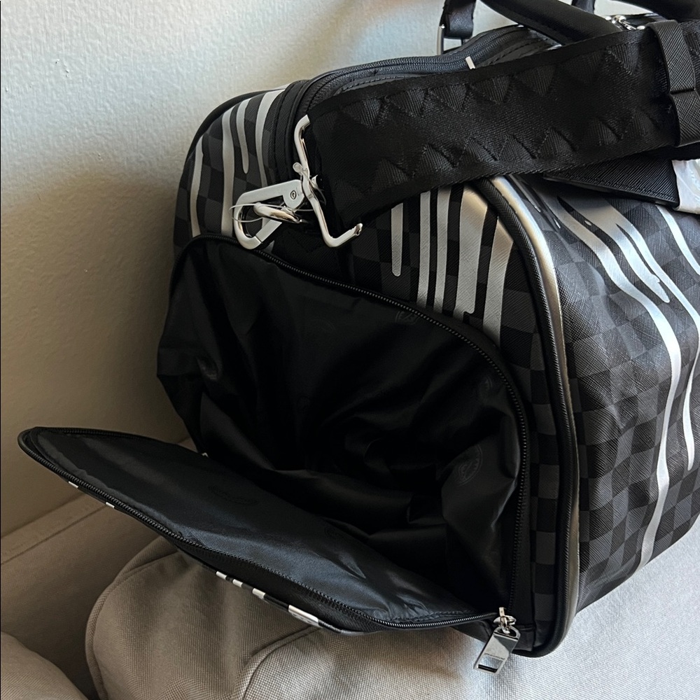 SPRAYGROUND CHATEAU GHOST DUFFLE - Picture 6 of 8